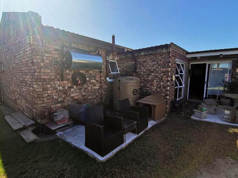 2 Bedroom Property for Sale in Heiderand Western Cape